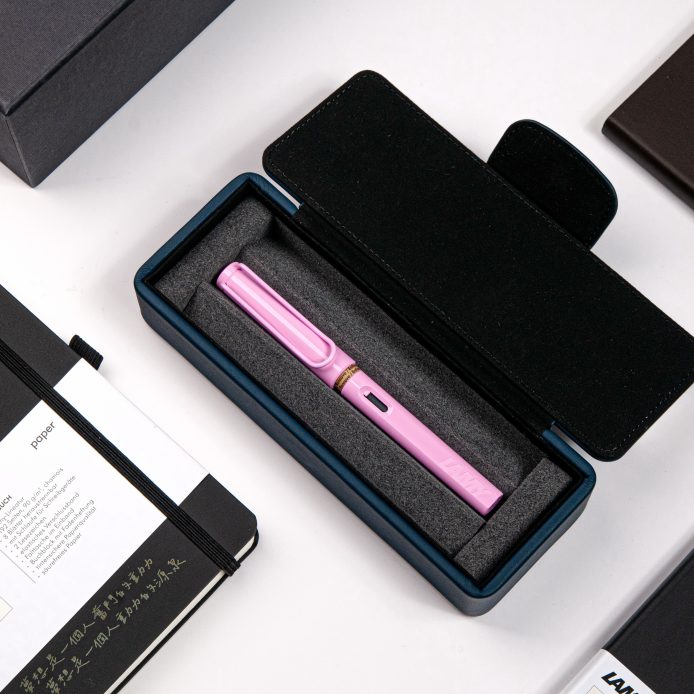 LAMY SAFARI 狩獵者列 獨家限量 鋼筆 皮革筆盒 - 春日系列 (特別版-湛藍皮革筆盒)