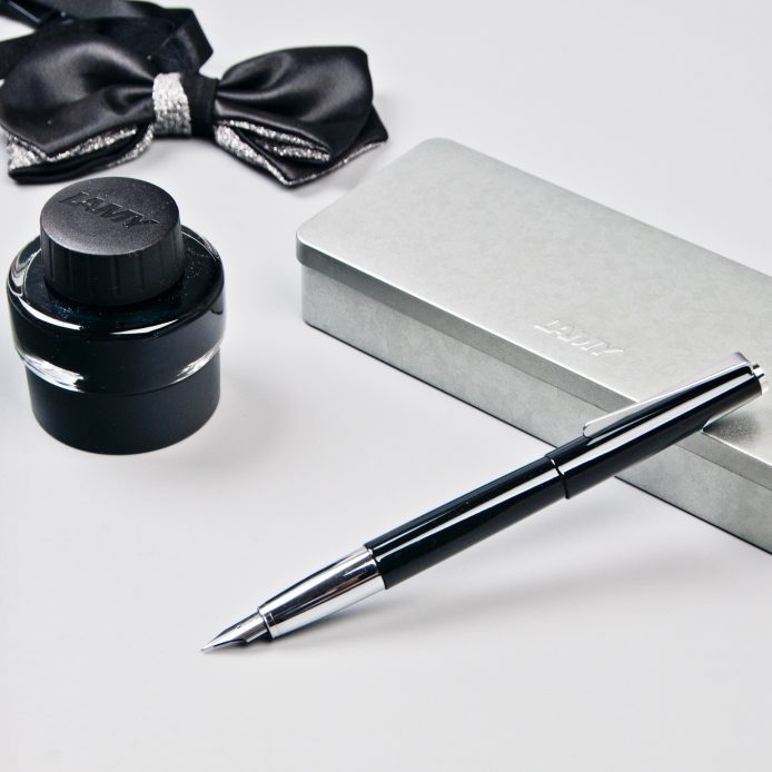 LAMY studio 鋼琴黑鋼筆墨水組 (不鏽鋼筆尖鋼筆+30ml墨水+銀鐵盒)